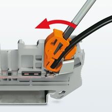 采用快速連接件，只需片刻就能完成接線